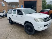 Used Toyota HiLux 2011 White Pickup