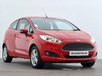 Used Ford Fiesta Zetec 82 HP (60 kW) 2014 Red Hatchback