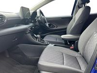 Used Toyota Yaris Hybrid Design 116 HP (85 kW) 2024 Blue Hatchback