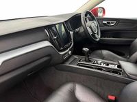 Used Volvo XC60 Momentum 190 HP (139 kW) 2018 Red SUV