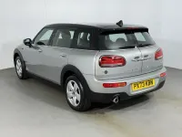 Używany Mini Cooper Clubman Classic 134 KM (98 kW) 2023 Srebrny Kombi