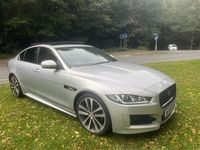 Usado Jaguar XE R-Sport 180 HP (132 kW) 2018 Prateado Sedan