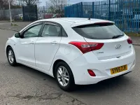 Begagnad Hyundai i30 SE 110 HK (80 kW) 2015 Vit Halvkombi