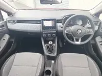 Used Renault Clio Evolution 90 HP (66 kW) 2024 Red Hatchback