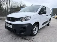 Usado Peugeot Partner Premium 131 HP (96 kW) 2023 Branco Monovolume