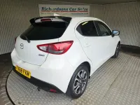 Usado Mazda 2 Inclusive 90 HP (66 kW) 2018 Branco Citadino