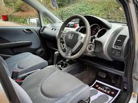 Used Honda Jazz SE 82 HP (60 kW) 2005 Silver Hatchback