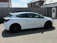 Used Vauxhall Astra GTC 280 HP (205 kW) 2015 White Hatchback