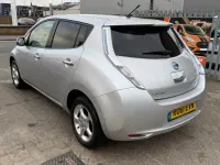 Second-hand Nissan Leaf 80 kW (109 CP) 2011 Argintiu Hatchback