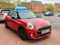 Begagnad Mini Cooper Hatch 2018 Röd Halvkombi