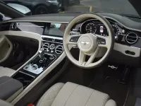 Begagnad Bentley Continental 550 HK (404 kW) 2021 Grå Cab