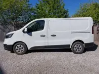 New Renault Trafic 2025 Solid  glacier white MPV