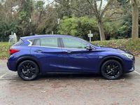 Used Infiniti Q30 Premium 170 HP (125 kW) 2016 Blue Hatchback