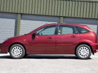 Usado Ford Focus Ghia 2002 Vermelho Citadino