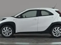 Used Toyota Aygo X PURE 72 HP (52 kW) 2024 White SUV