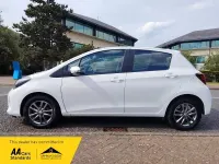 Używany Toyota Yaris 99 KM (72 kW) 2015 Biały Hatchback