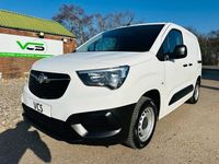 Used Vauxhall Combo Edition 100 HP (73 kW) 2019 White MPV