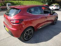 Usado Renault Clio IV Dynamique 90 HP (66 kW) 2017 Vermelho Citadino