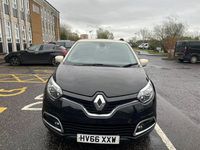 Usado Renault Captur Dynamique 90 HP (66 kW) 2016 Preto SUV