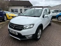 Używany Dacia Sandero Lauréate 89 KM (65 kW) 2015 Biały Hatchback