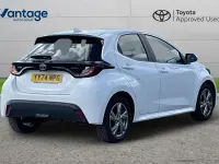 Used Toyota Yaris 113 HP (83 kW) 2024 White Hatchback