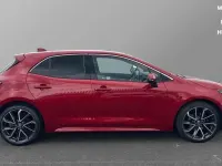Used Toyota Corolla 122 HP (89 kW) 2022 Red Hatchback