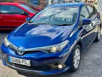 Used Toyota Auris Hybrid 2016 Blue Hatchback