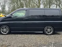 Usado Nissan Elgrand 2022 Negro Monovolumen