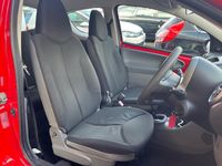 Begagnad Toyota Aygo 67 HK (49 kW) 2007 Röd Halvkombi