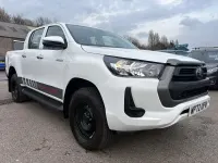Used Toyota HiLux Active 150 HP (110 kW) 2023 White Pickup