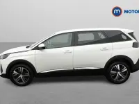 Usado Peugeot 5008 Allure 131 HP (96 kW) 2022 SUV