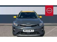 Usado Kia Stonic 100 HP (73 kW) 2023 Cinzento SUV
