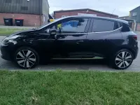 Used Renault Clio Iconic 90 HP (66 kW) 2016 Black Hatchback