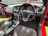Used Volvo V40 R-Design 122 HP (89 kW) 2015 Red Hatchback