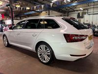 Used Skoda Superb SE L Executive 190 HP (139 kW) 2015 White Estate