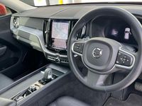 Second-hand Volvo XC60 Momentum 197 CP (144 kW) 2022 Roșu SUV