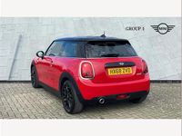 Używany Mini Cooper 136 KM (100 kW) 2018 Czerwony Hatchback
