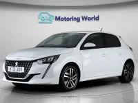 Gebraucht Peugeot 208 Allure 100 PS (73 kW) 2021 Weiß Kleinwagen