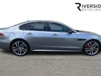 Używany Jaguar XF R-Dynamic 250 KM (183 kW) 2024 Szary Sedan/Limuzyna