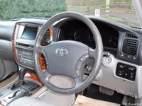 Used Toyota Land Cruiser 201 HP (147 kW) 2005 SUV