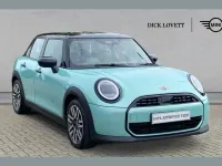 Usado Mini Cooper Hatch 154 CV (113 kW) 2024 Verde Utilitario