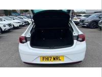 Used Vauxhall Insignia SRi 165 HP (121 kW) 2017 White Hatchback