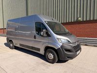 Usado Citroën Relay 140 CV (102 kW) 2023 Gris Van