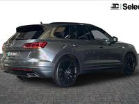 Używany VW Touareg Black Edition 281 KM (206 kW) 2022 Szary SUV