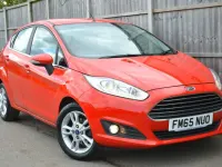 Usado Ford Fiesta Zetec 2015 Rojo Utilitario