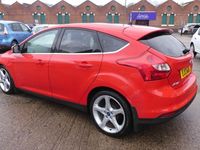 Używany Ford Focus Titanium X 115 KM (84 kW) 2013 Czerwony Hatchback