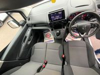 Used Vauxhall Combo S 100 HP (73 kW) 2023 White Van