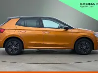 Usado Skoda Fabia Design Edition 85 CV (62 kW) 2025 Naranja Utilitario
