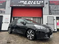 Used Renault Clio Iconic 90 HP (66 kW) 2016 Black Hatchback