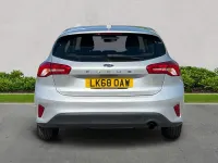 Usado Ford Focus Style 95 CV (69 kW) 2018 Plateado Utilitario